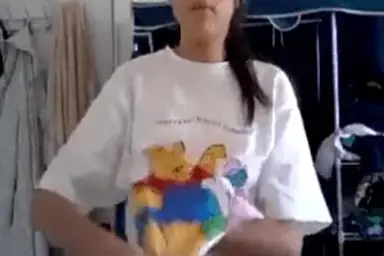 Dokumentasi Gadis Cantik Live Bersantai Kasur