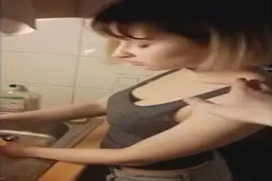 Gadis Cantik Pasrah Goyang Kasur Dapur Dapur