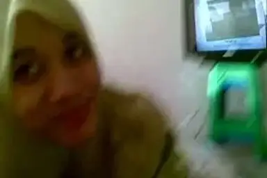 Ukhti Hijab Cantik Pasrah Goyang Kasur Rumah